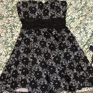 Old Navy Black and White Strapless Dress